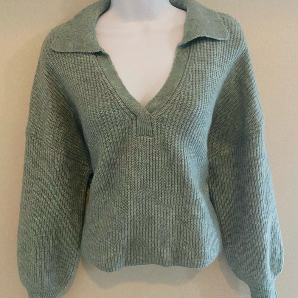 Women's Light Green V-Neck Sweater